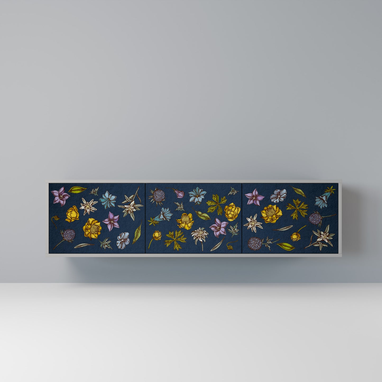 BLOMMOR PÅ MARINBLÅT 3-dörrars TV-bänk i grå finish