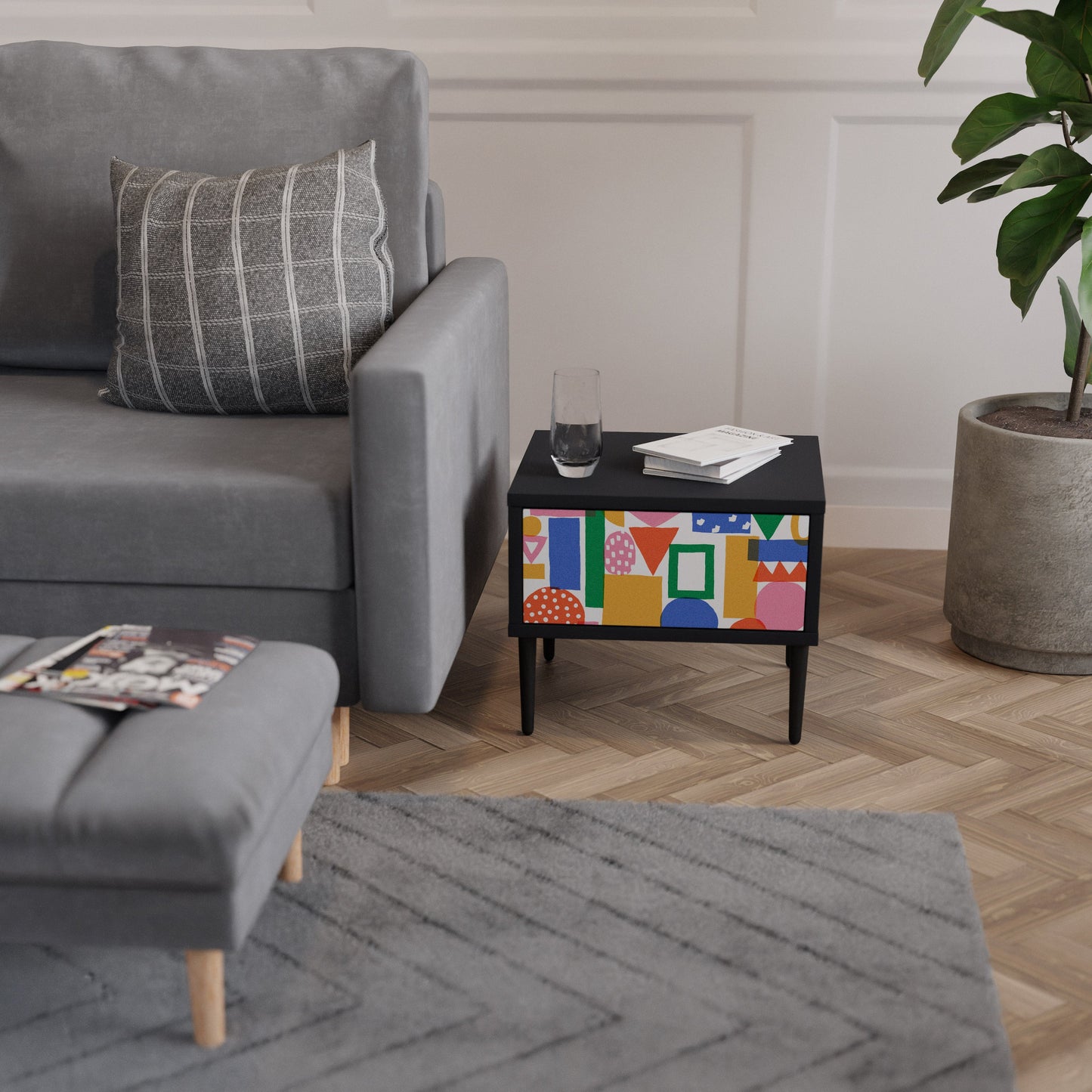 GEOMETRISK GLIMMER Nattduksbord i svart finish