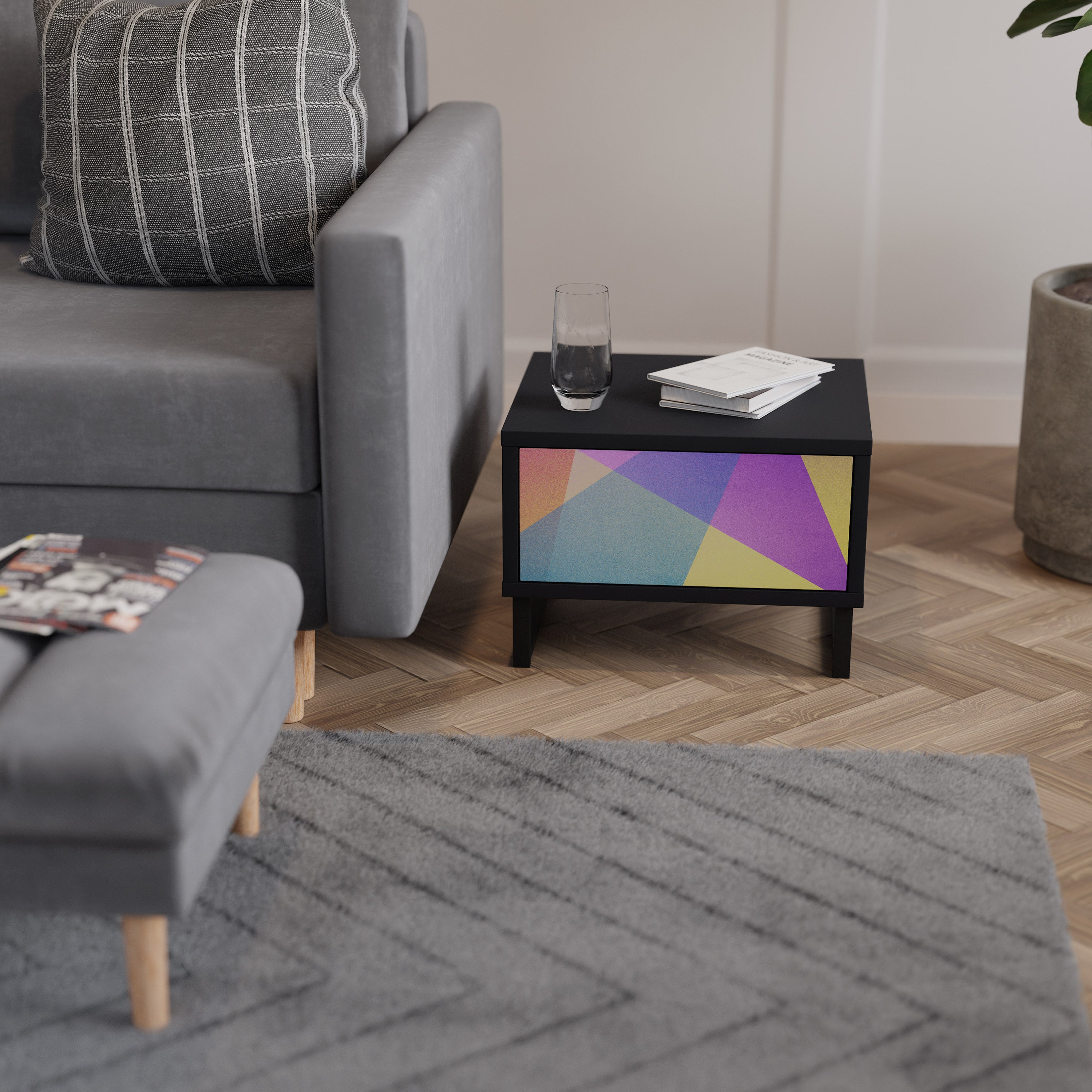 LJUS GEOMETRISK Sängbord i svart finish