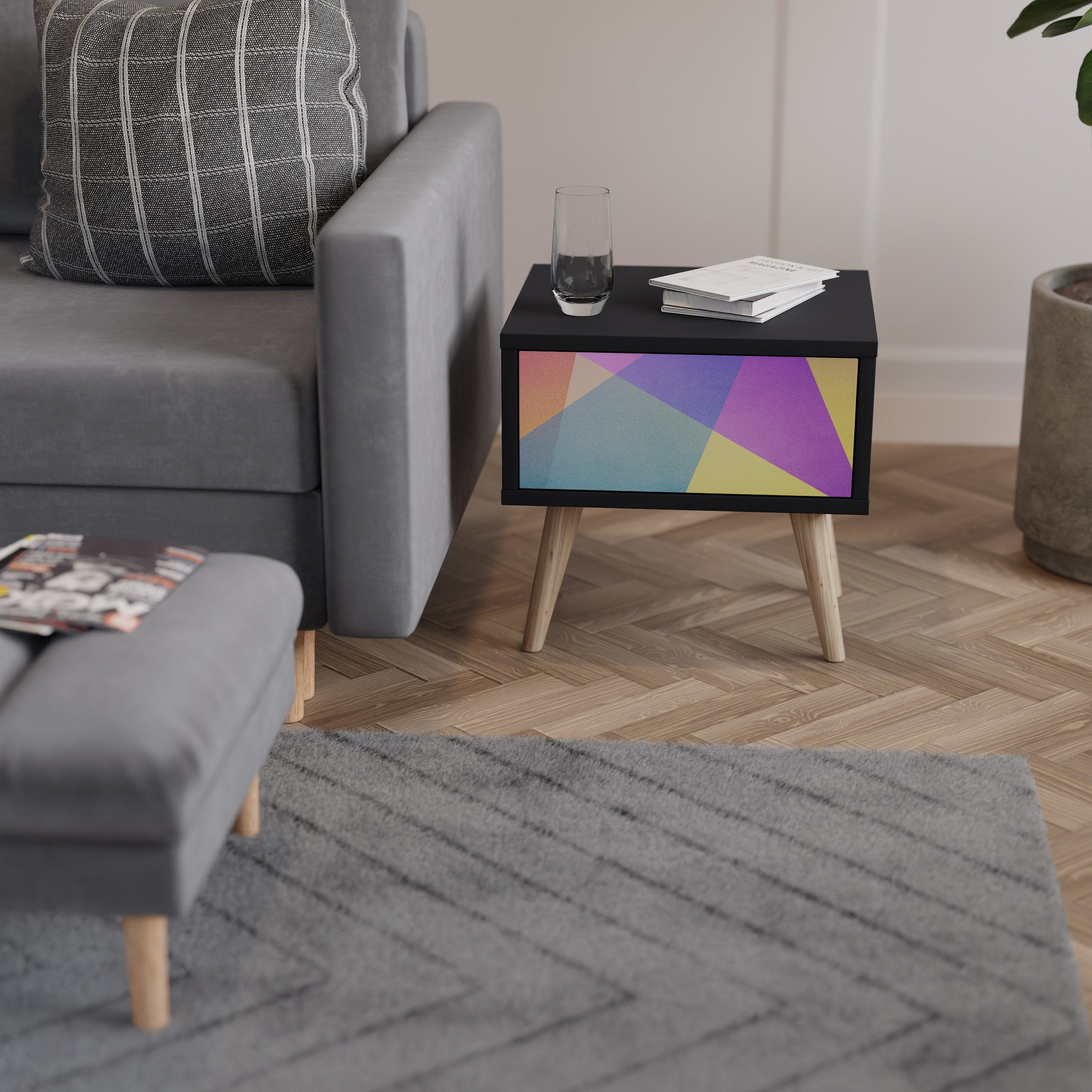 LJUS GEOMETRISK Sängbord i svart finish