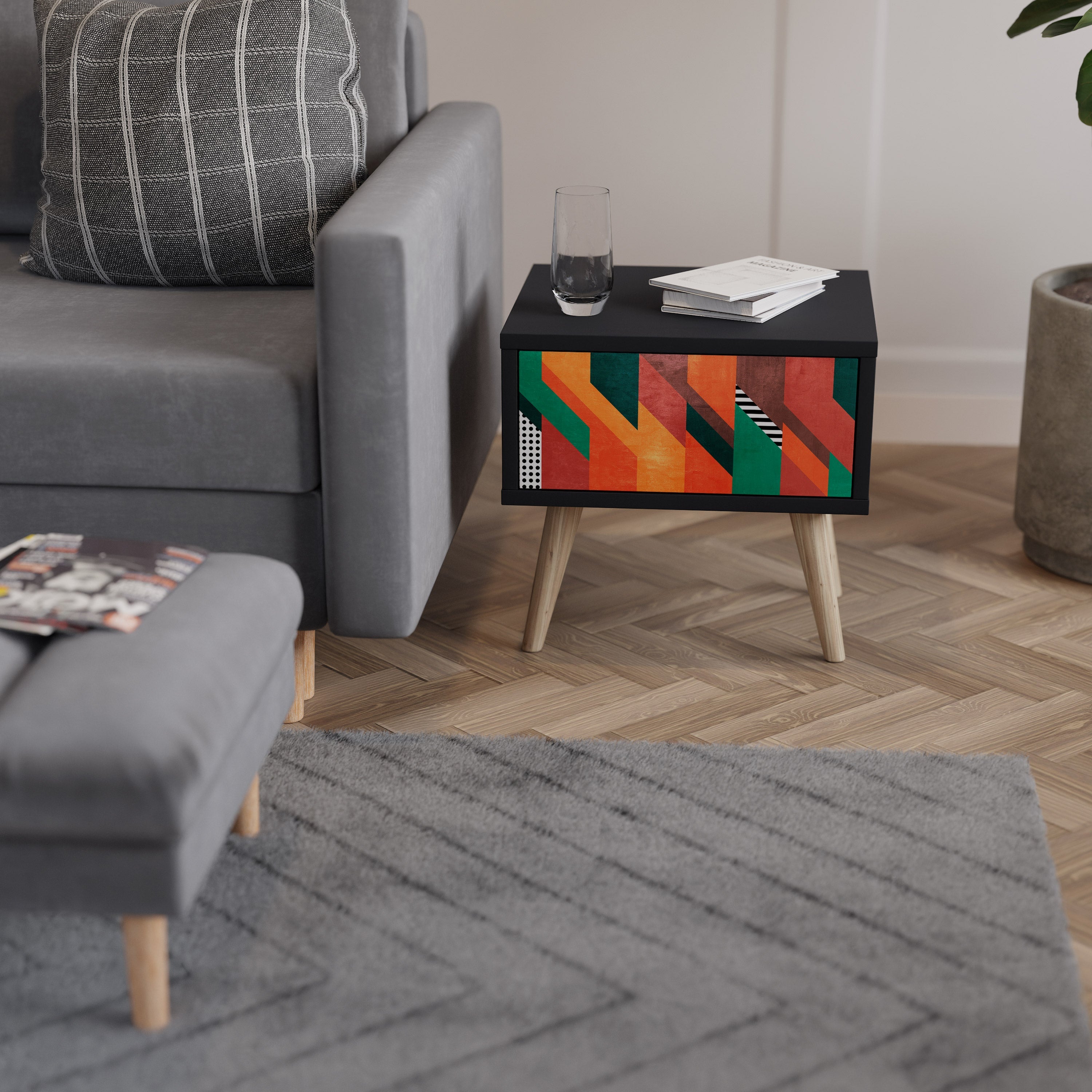 MAKESHIFFT ARTISTRY Nattduksbord i svart finish