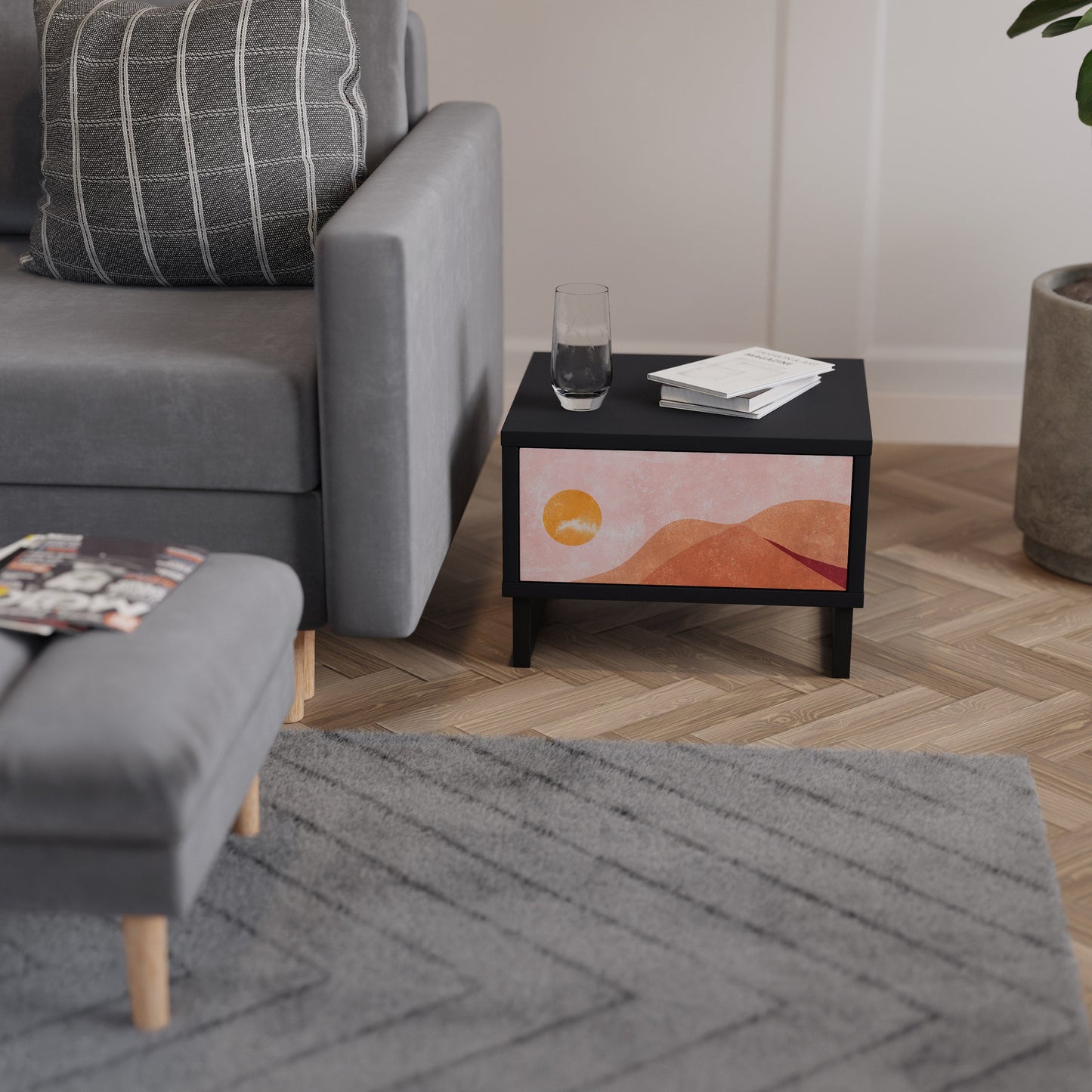 LUMINOUS SUNLIGHT nattduksbord i svart finish