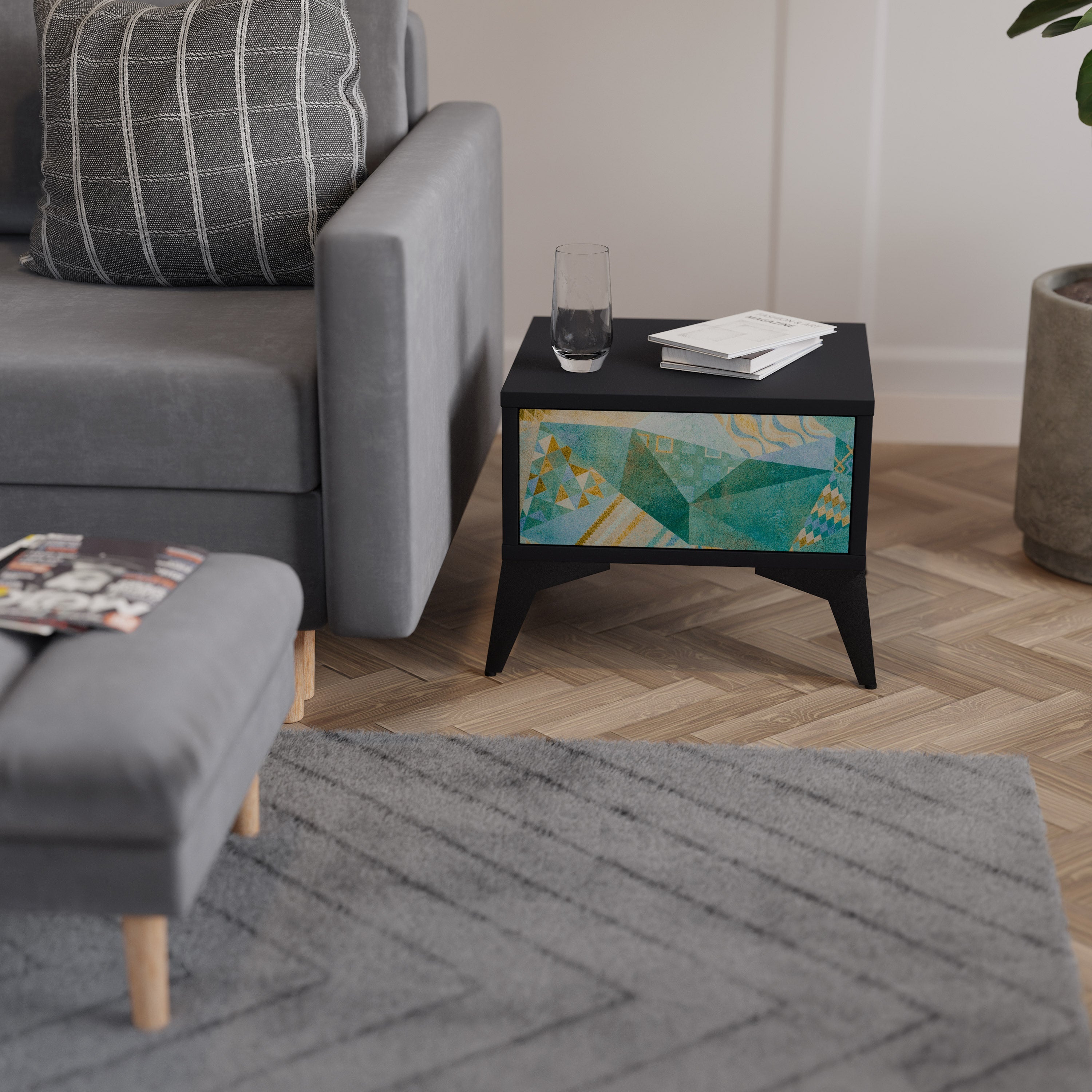 SPECTRUM SPLENDOR nattduksbord i svart finish
