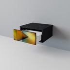 GENOMSNITTANDE SHARPNESS Nattduksbord i svart finish