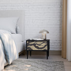 UNIFIED FRAGMENTS Nattduksbord i svart finish