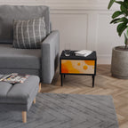 ORANGE SIDORÄTTNING Nattduksbord i svart finish