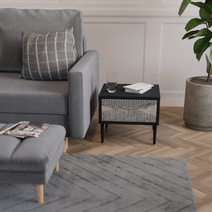GRAIN LINES Nattduksbord i svart finish