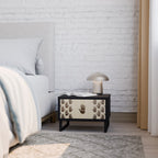 SE MER Nattduksbord i svart finish