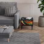 FÄRGGLADA STRANDS Nattduksbord i svart finish