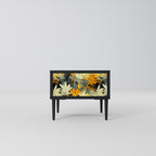 SUNKISSED LILY Nattduksbord i svart finish