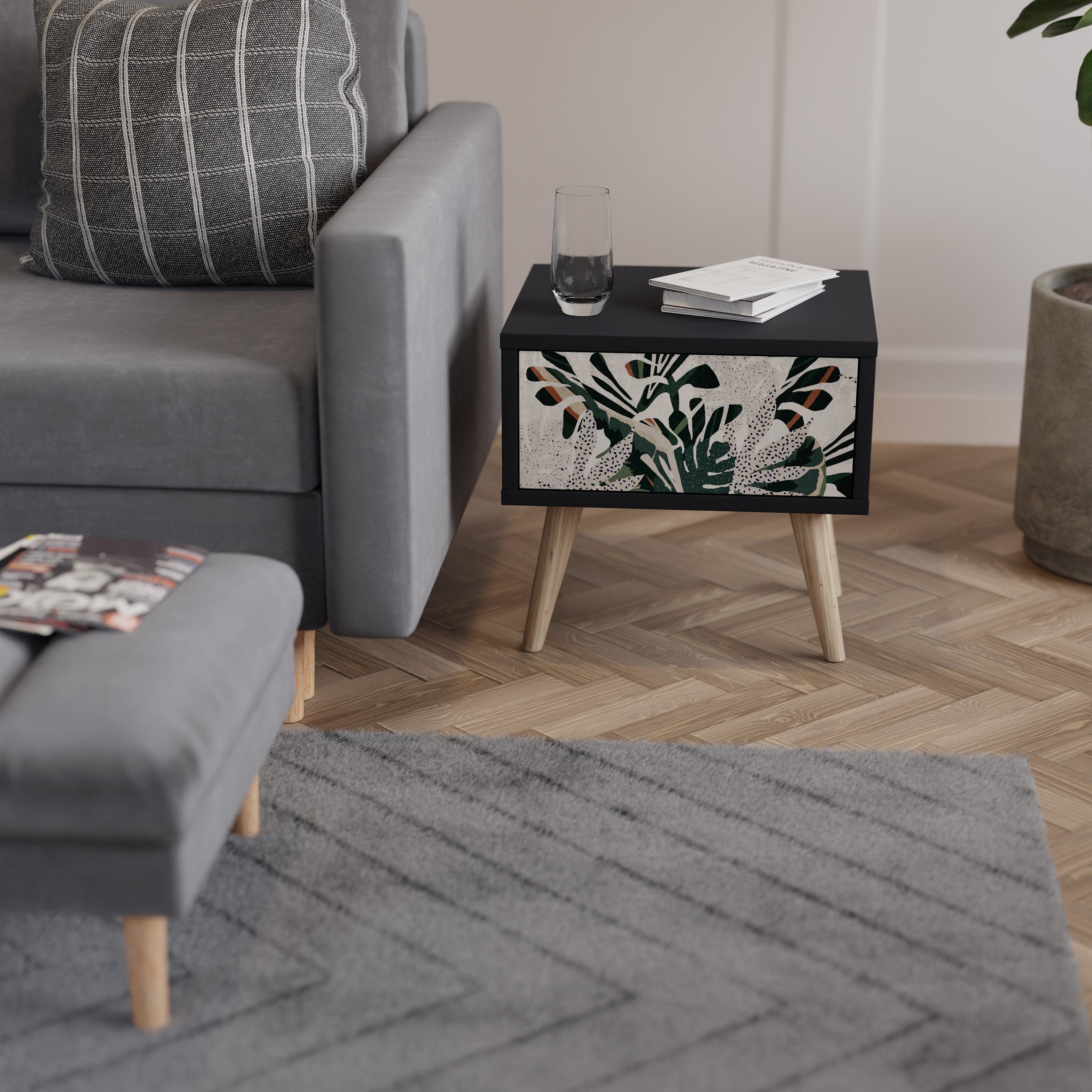 VERDURE FORMATION Nattduksbord i svart finish