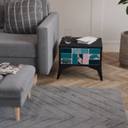 KOMBINATION AV FORMER Nattduksbord i svart finish