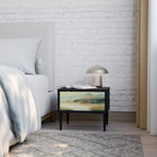 MORNING BY THE LAKE Nattduksbord i svart finish