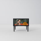 TROPISK KOMPOSITION Nattduksbord i svart finish