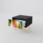 FÄRGGLADA TRIANGLAR Nattduksbord i svart finish