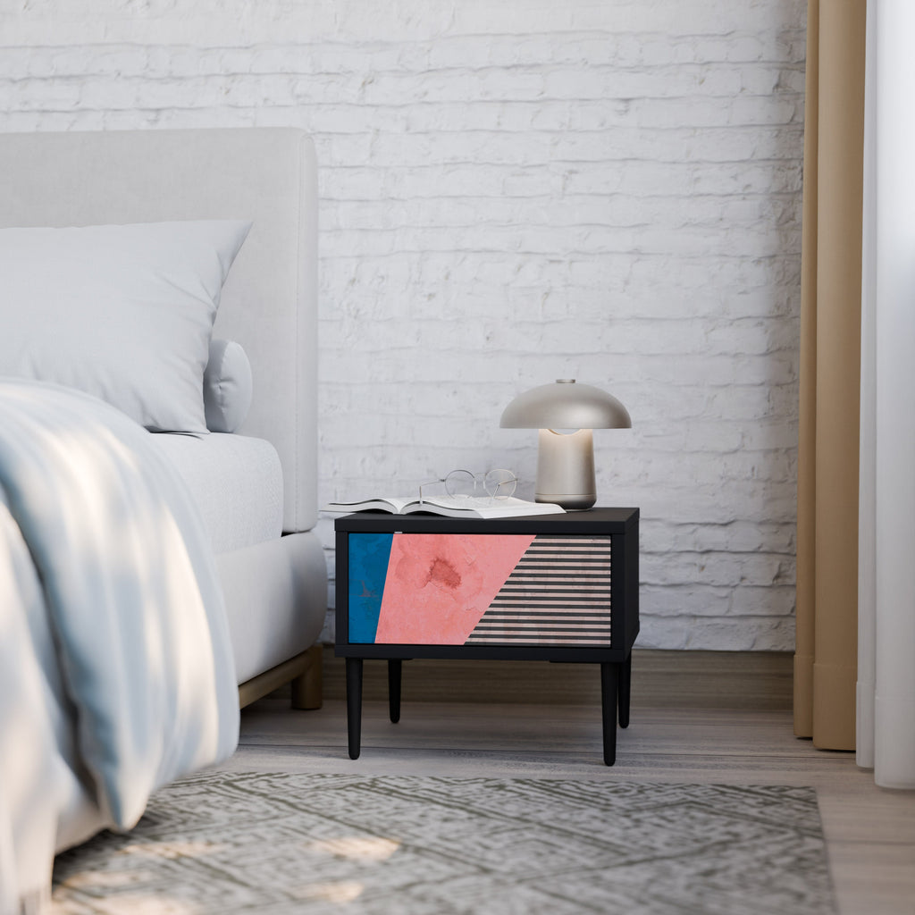 GLAMOROUS STRIPE nattduksbord i svart finish