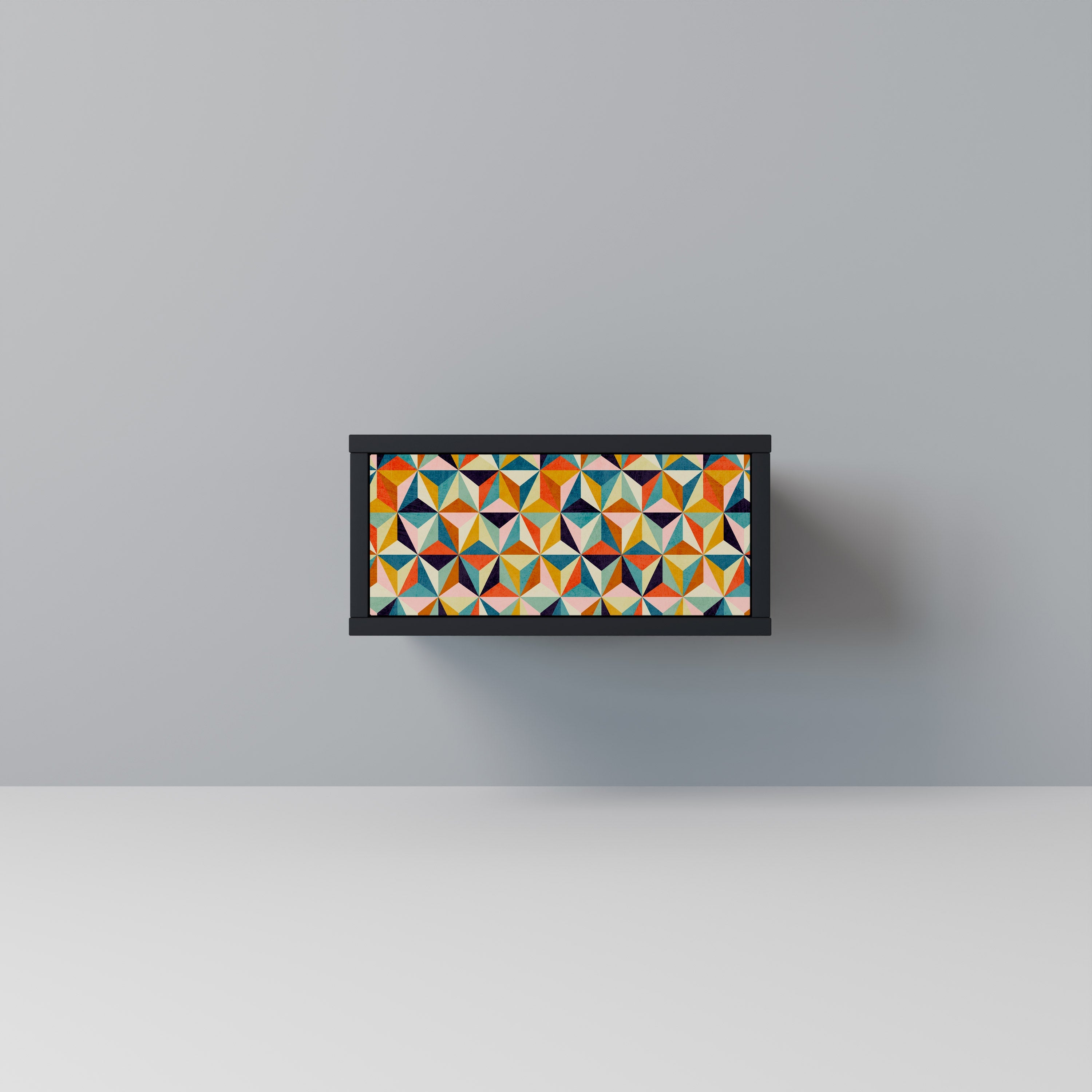 TESSELATE TREASURES Nattduksbord i svart finish