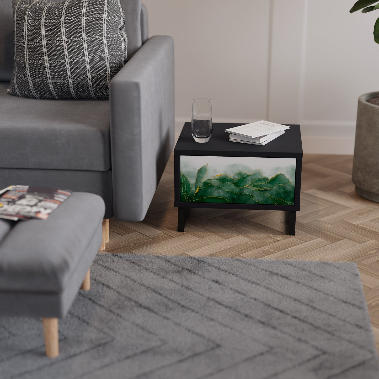 EXPENSIVE NATURE Nattduksbord i svart finish