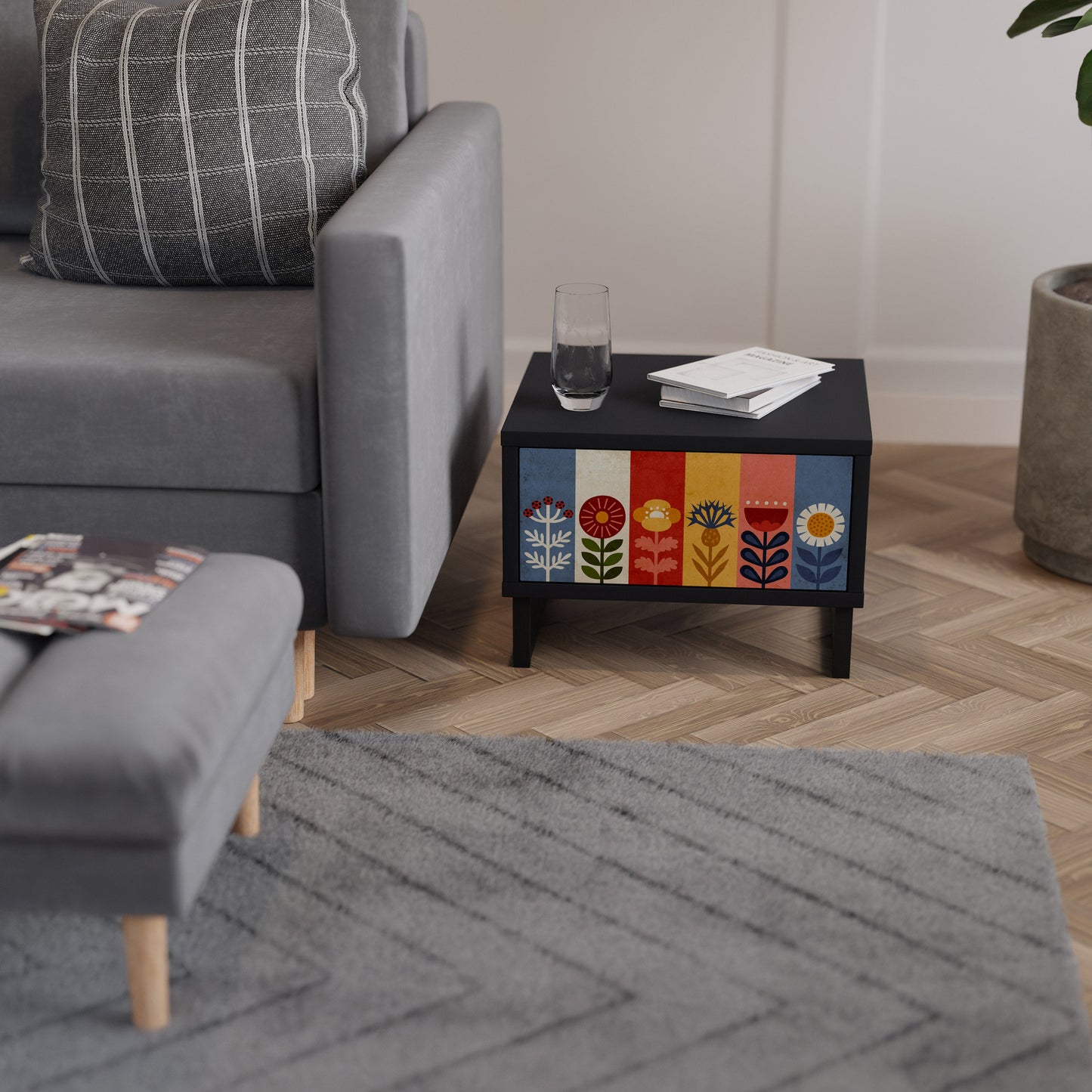 SCANDIC FLOWERET Nattduksbord i svart finish