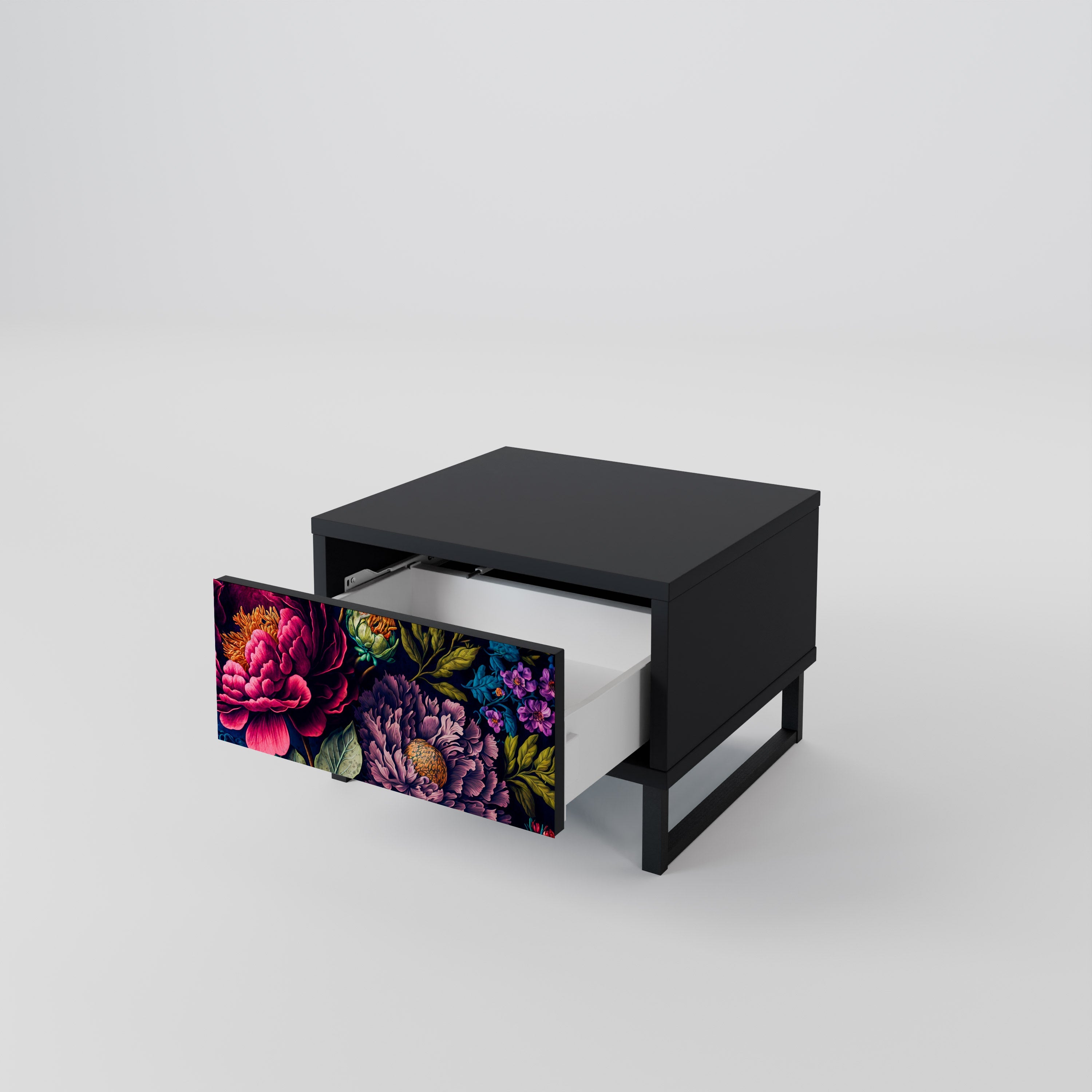 BLOOMING ELEGANCE Nattduksbord i svart finish
