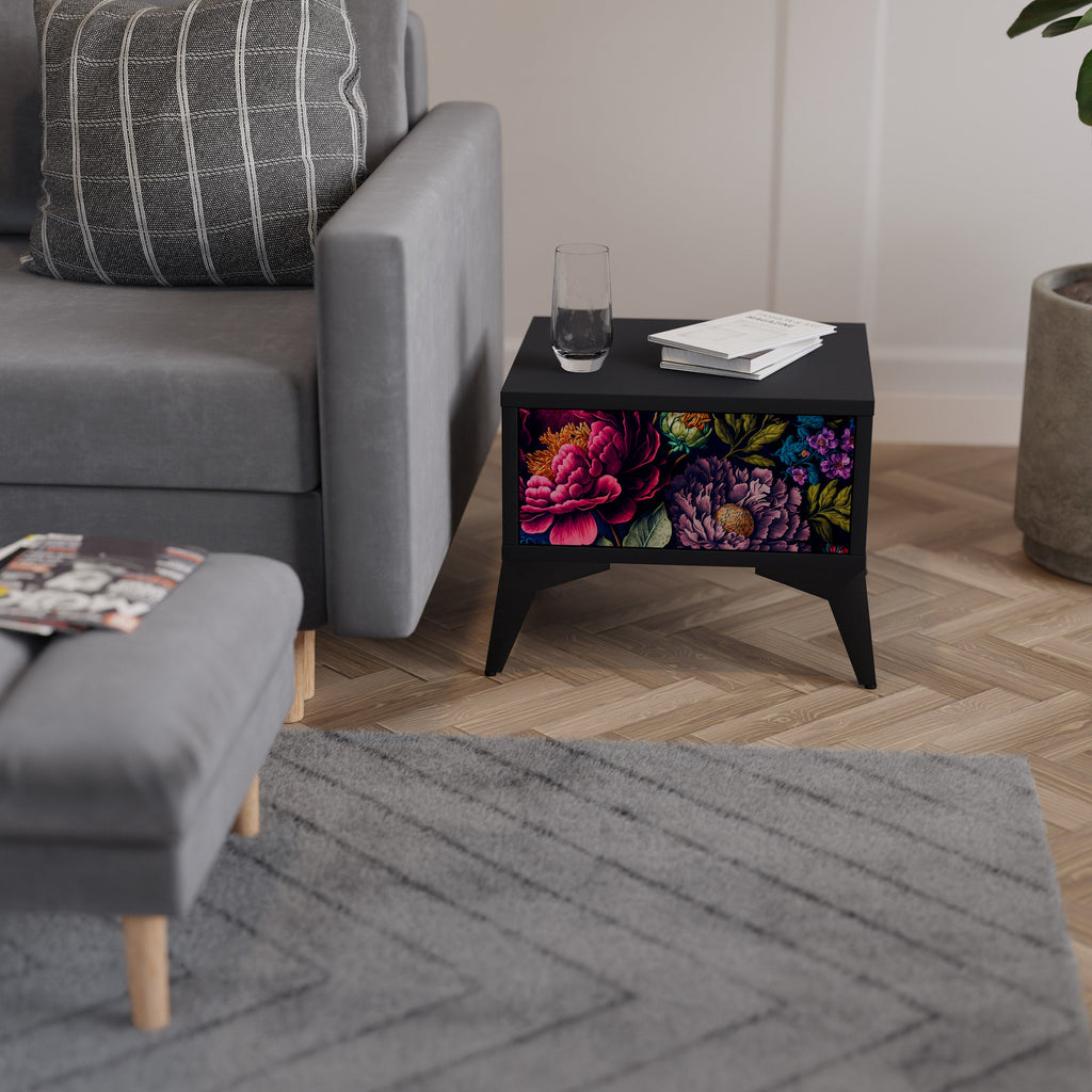 BLOOMING ELEGANCE Nattduksbord i svart finish