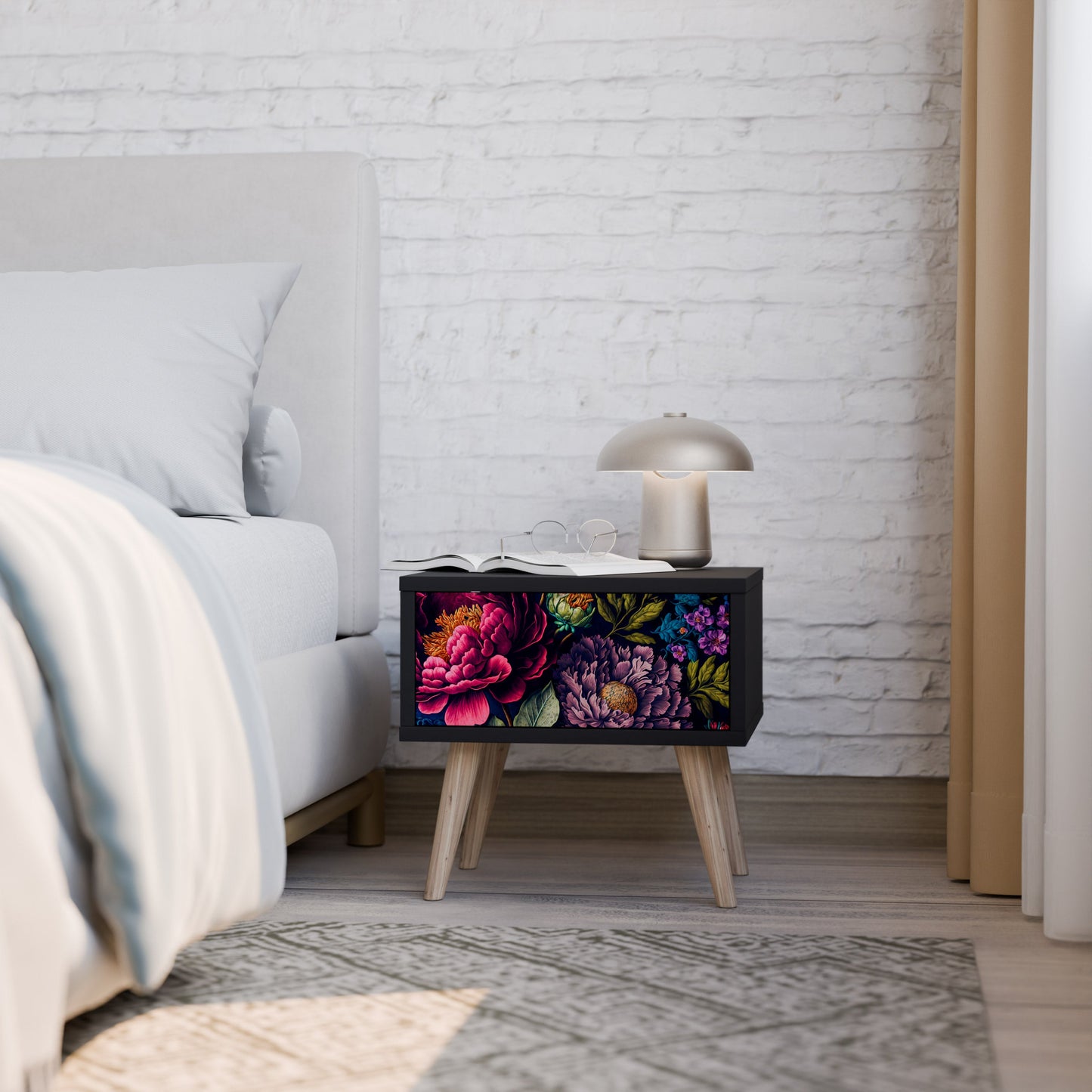 BLOOMING ELEGANCE Nattduksbord i svart finish