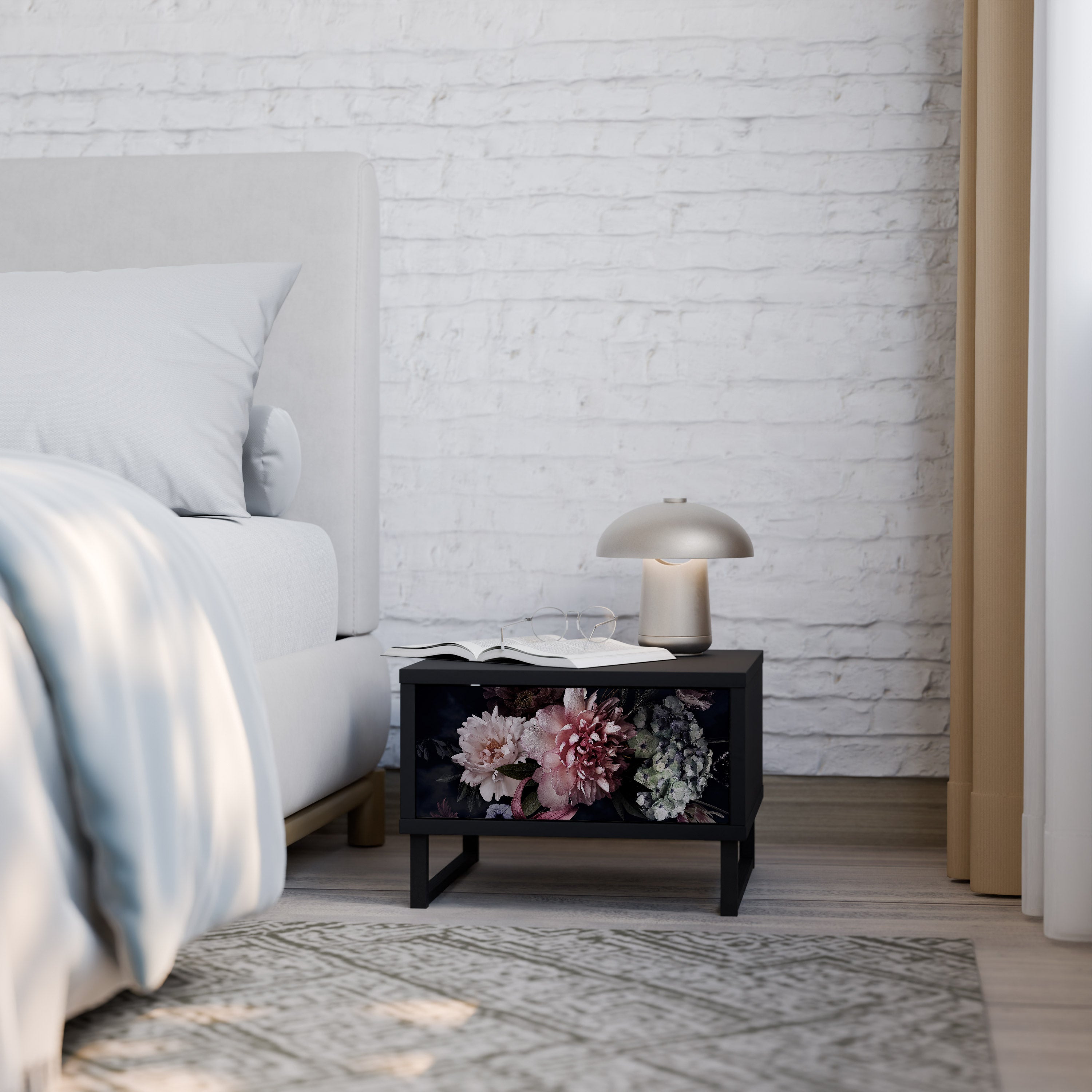 PURE BLOSSOM Nattduksbord i svart finish
