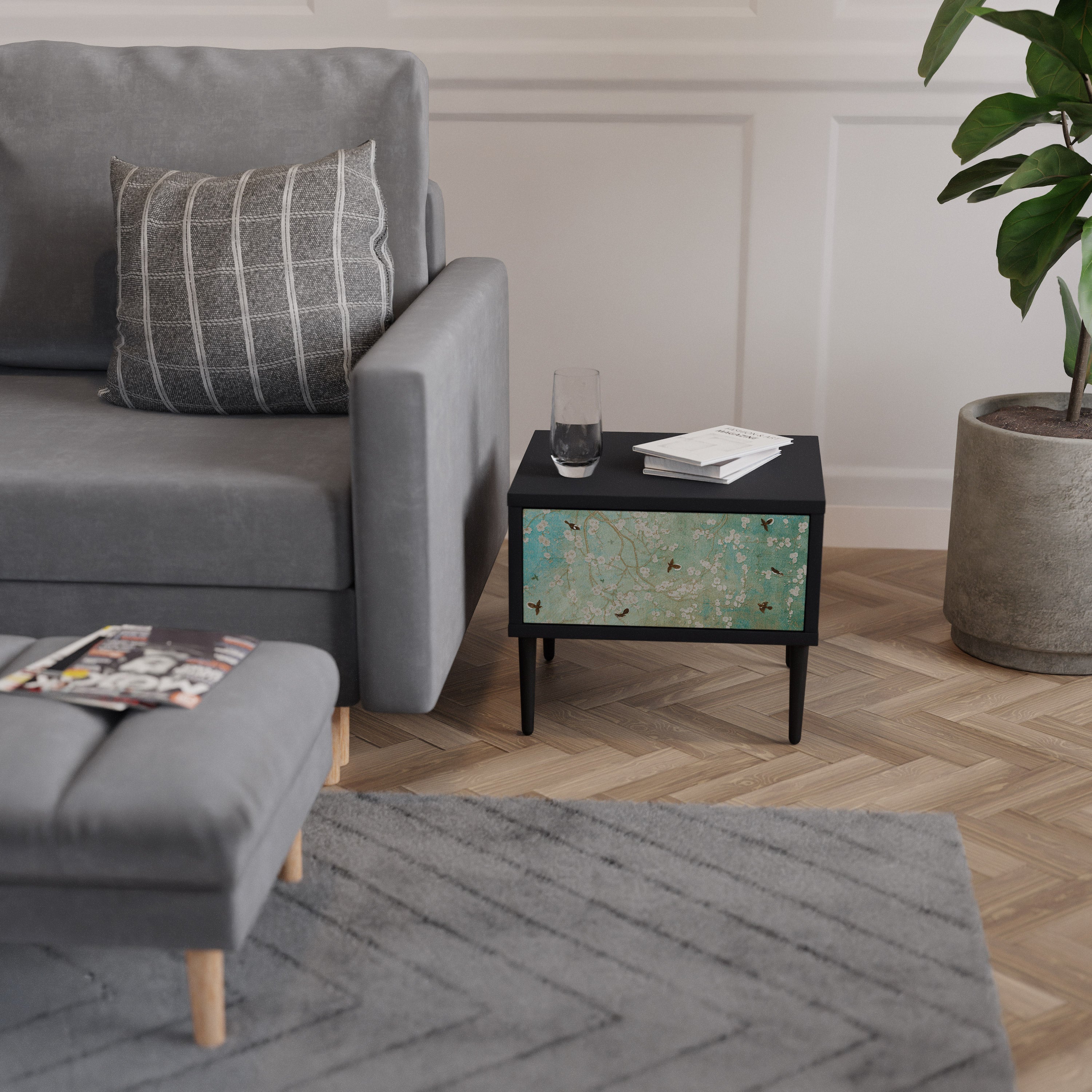 BLOOMING CHARM nattduksbord i svart finish