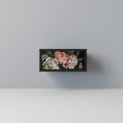 LUSH ELEGANCE Nattduksbord i svart finish