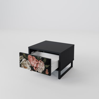 LUSH ELEGANCE Nattduksbord i svart finish
