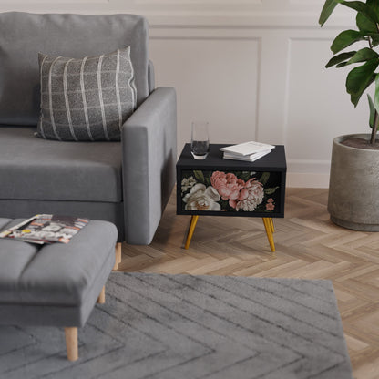 LUSH ELEGANCE Nattduksbord i svart finish