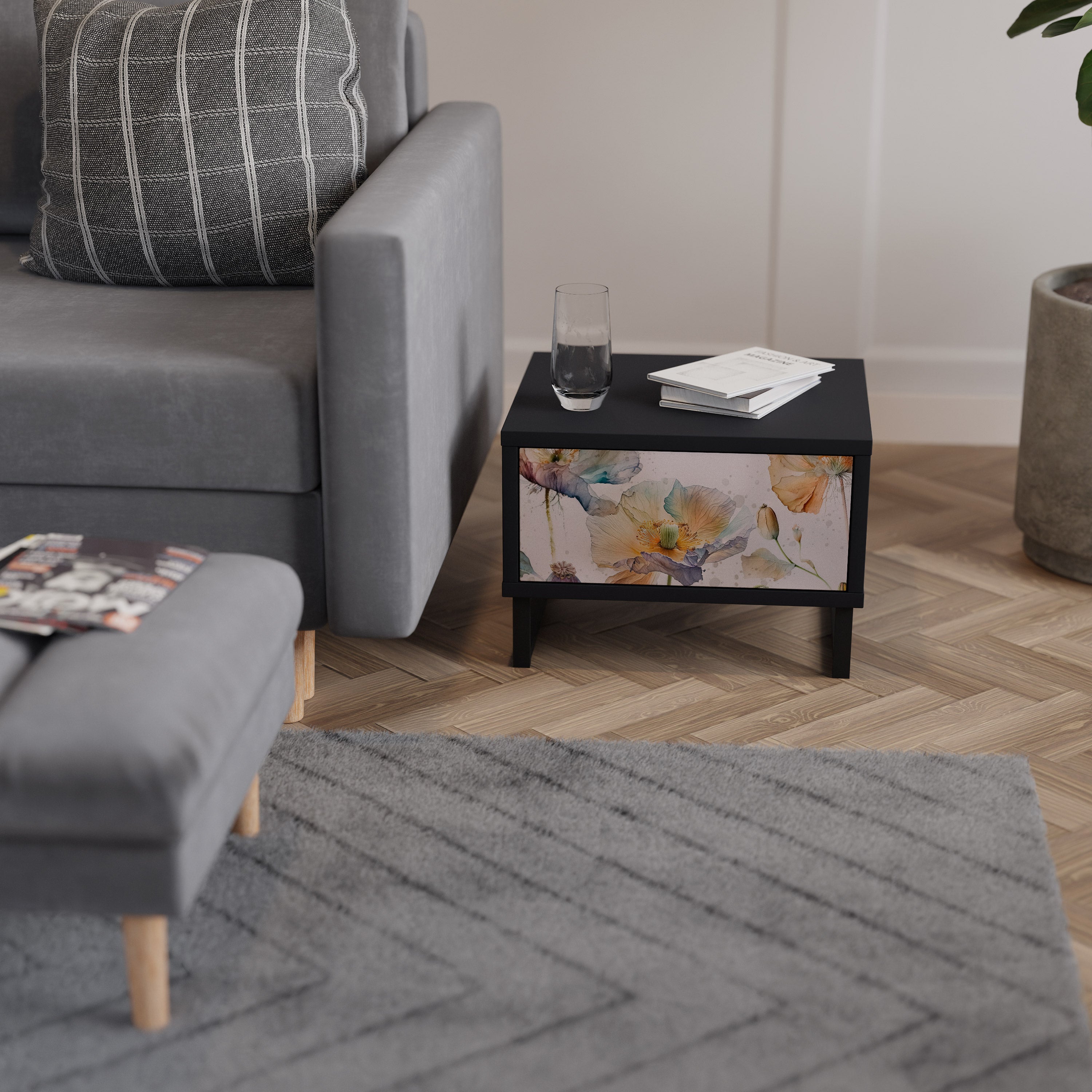 SOFTEN POPPY nattduksbord i svart finish