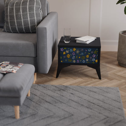 BLOMMOR PÅ MARINBLÅTT SJUKDAGSBORD i svart finish