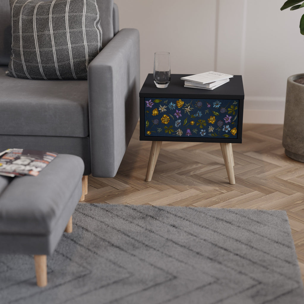 BLOMMOR PÅ MARINBLÅTT SJUKDAGSBORD i svart finish
