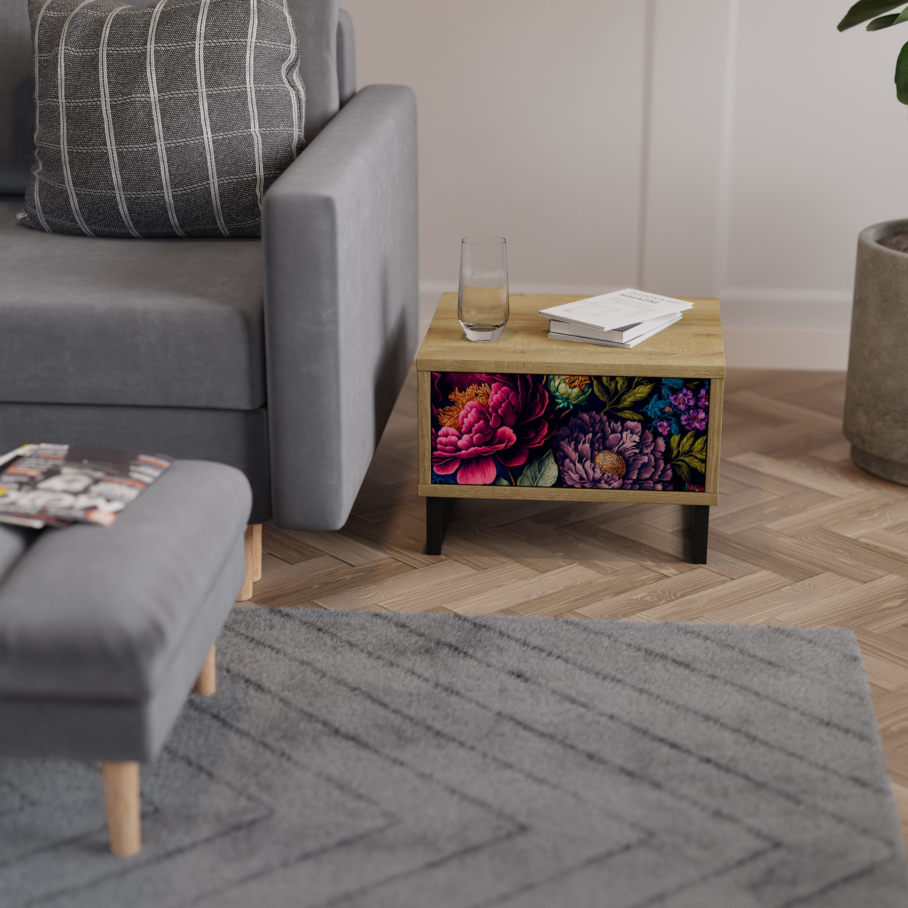 BLOOMING ELEGANCE Nattduksbord i ekeffekt