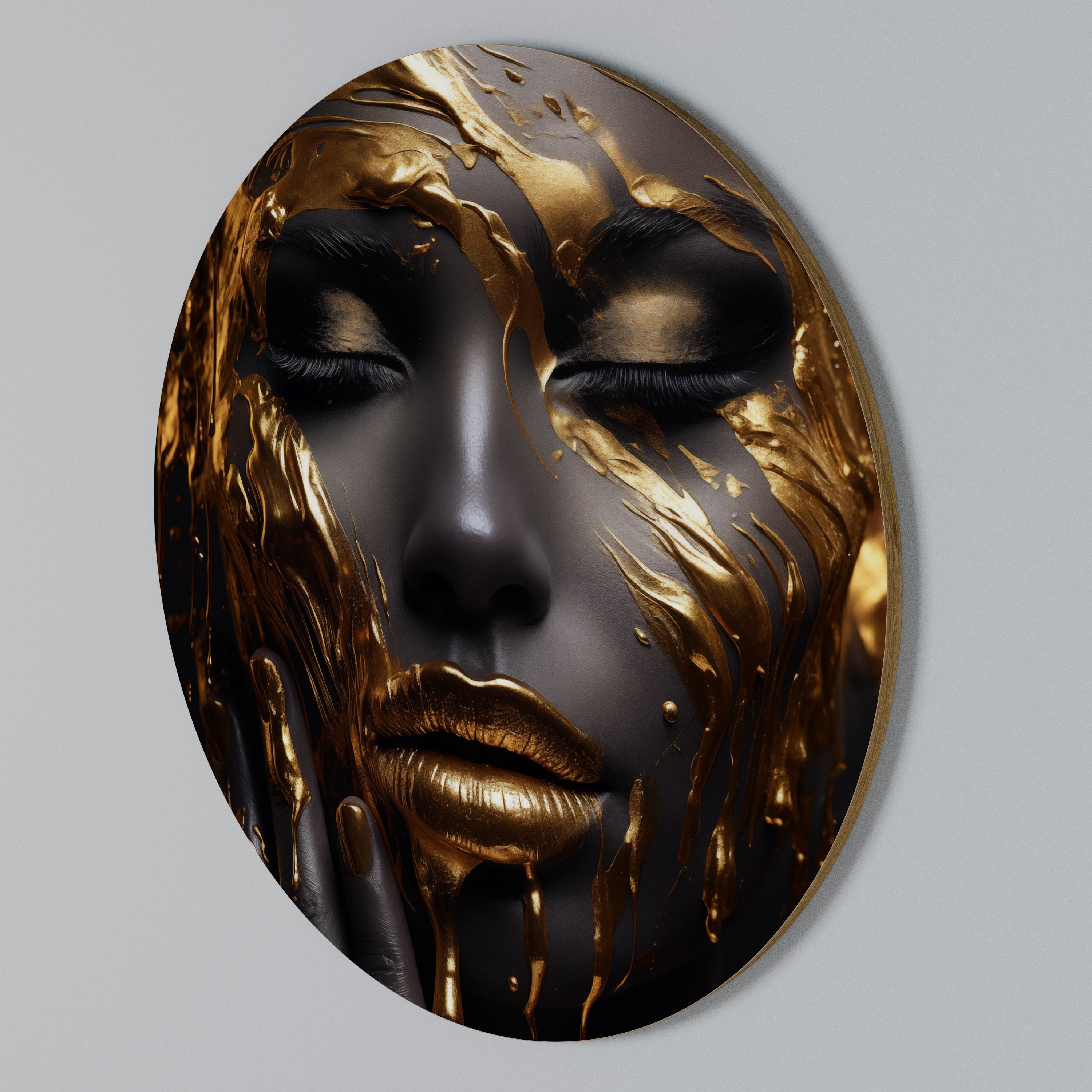 GOLDEN GODDESS Round Wall Art