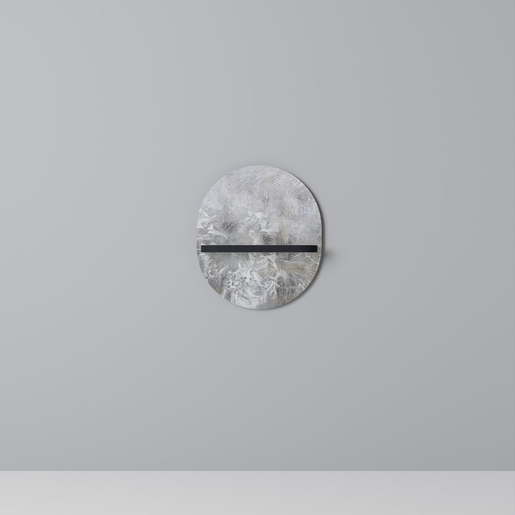 WHITE WHISPER Oval konsthylla i svart finish