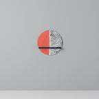 ORANGEY TREASURE Rund konsthylla i svart finish