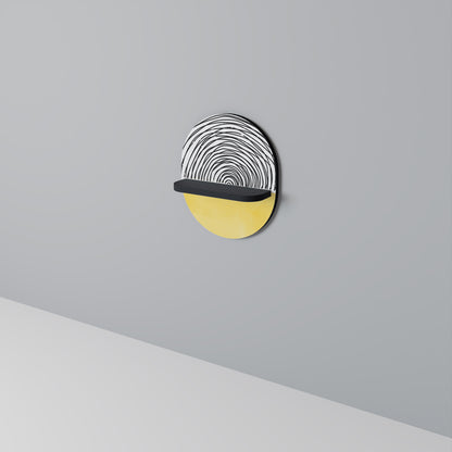 SUNNY TREASURE Oval konsthylla i svart finish