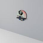 KANAGAWA BEAUTY Round Art Shelf In Black Finish