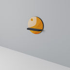 ORANGE ARrangemang Rund konsthylla i svart finish