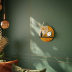 ORANGE ARrangemang Rund konsthylla i svart finish