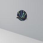 CONTRAST DANCE Round Art Shelf In Black Finish