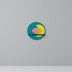 ANDLIGT STÖD Rund konsthylla i svart finish