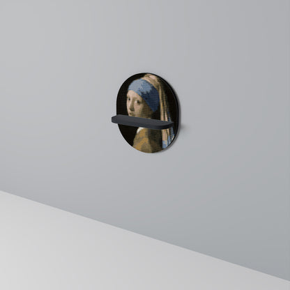 STRUKTURELL MASTERPIECE Oval konsthylla i svart finish