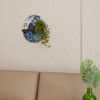 JAPANSK KVINNA Oval konsthylla i svart finish