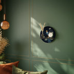 STELLAR SWING Rund konsthylla i svart finish