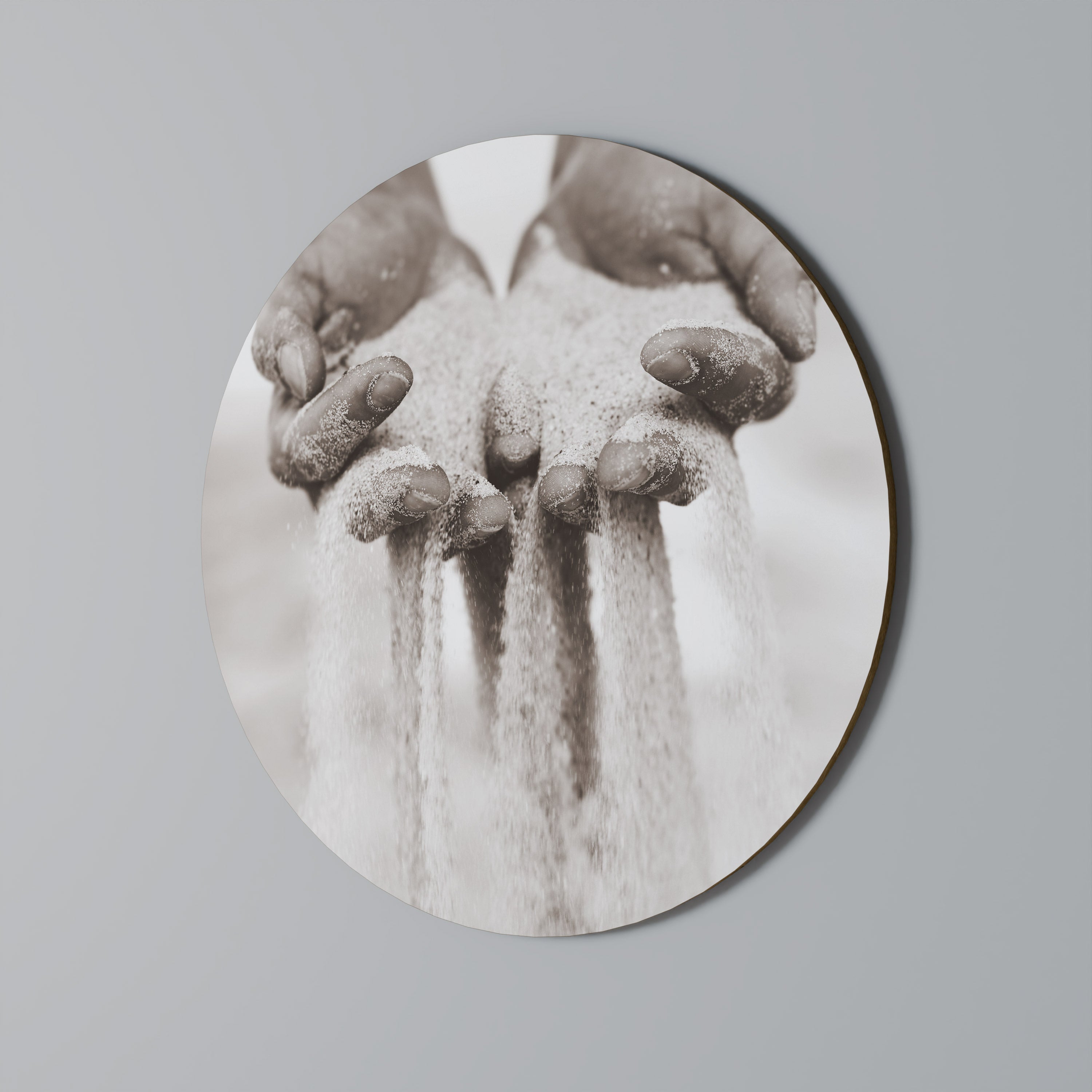 ÖDETS HÄNDER Rund Väggdekoration