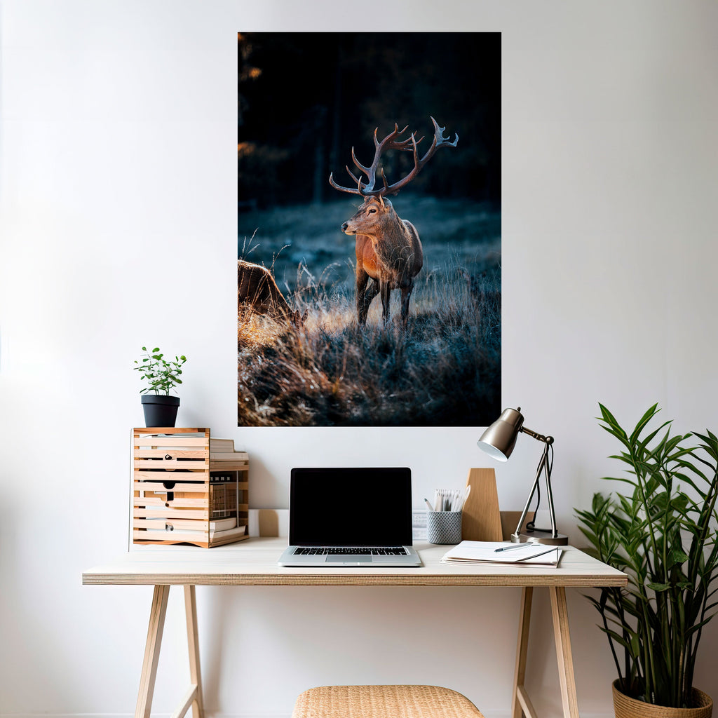 ANTLERED REGALITY Vertikal affisch med självhäftande motiv