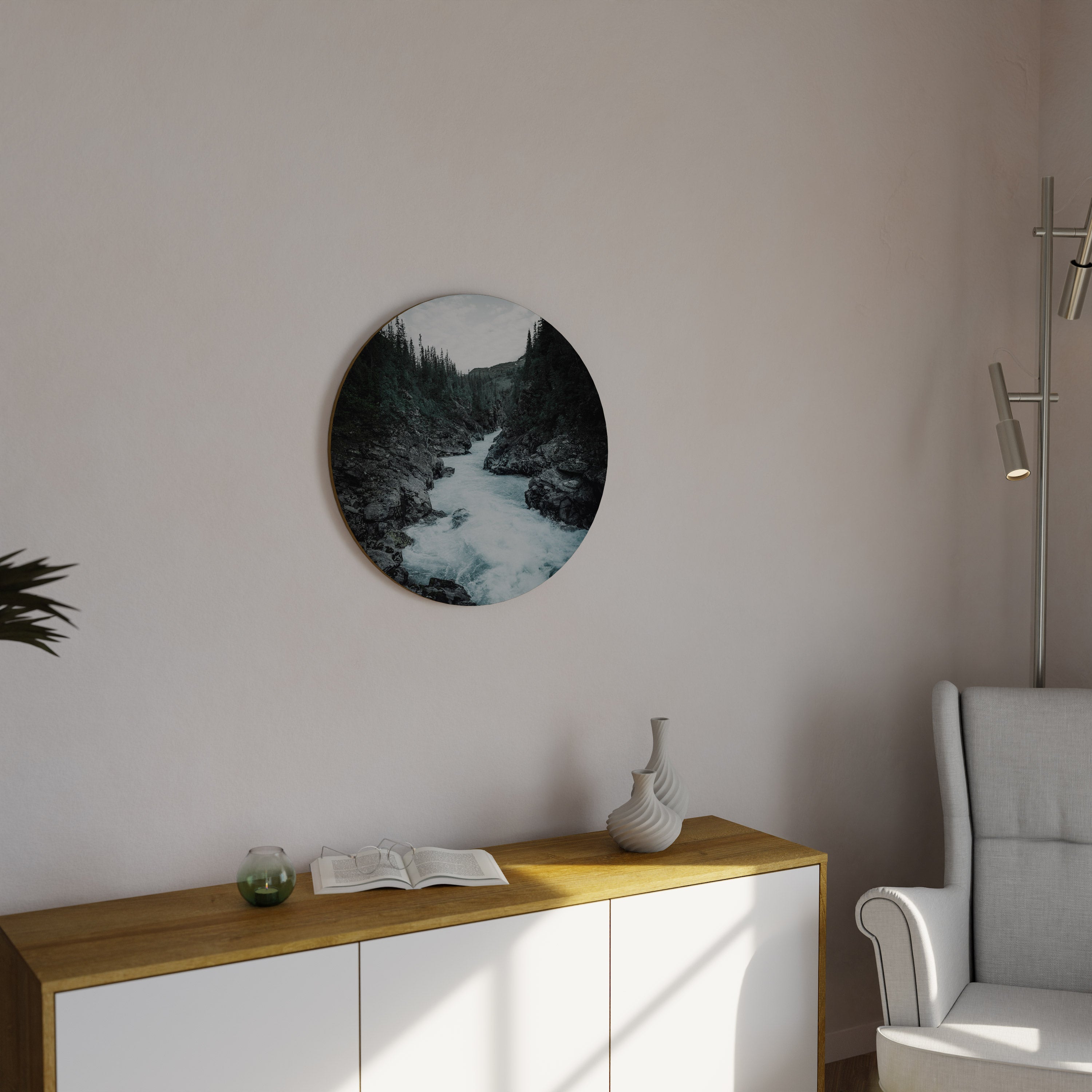 Rund väggdekoration med RUSHING REFLECTIONS